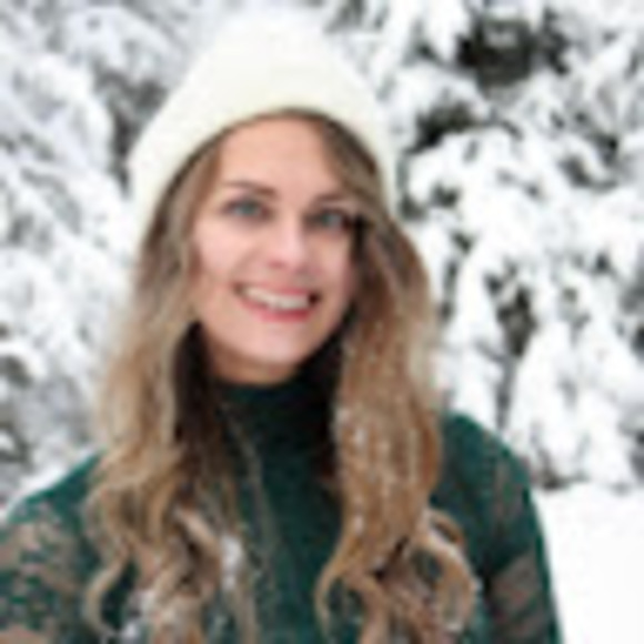 Meet your Posher, Justina - Picture 1 of 1